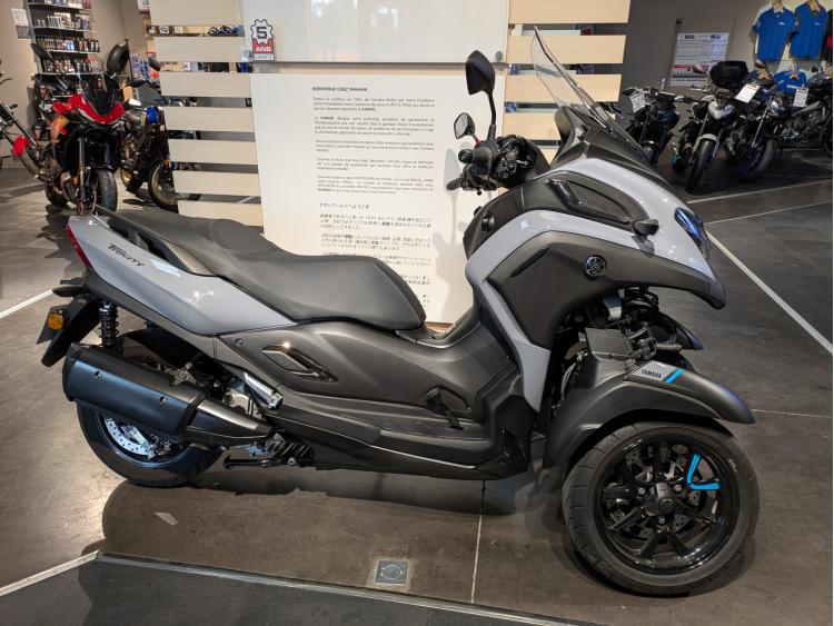 YAMAHA TRICITY 300