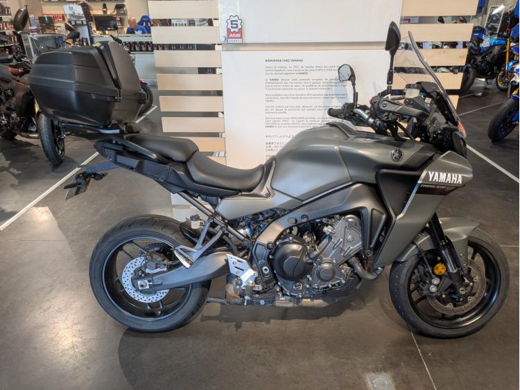 YAMAHA TRACER 9
