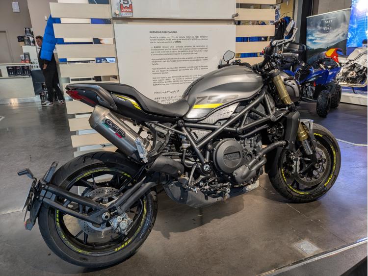 BENELLI 752s