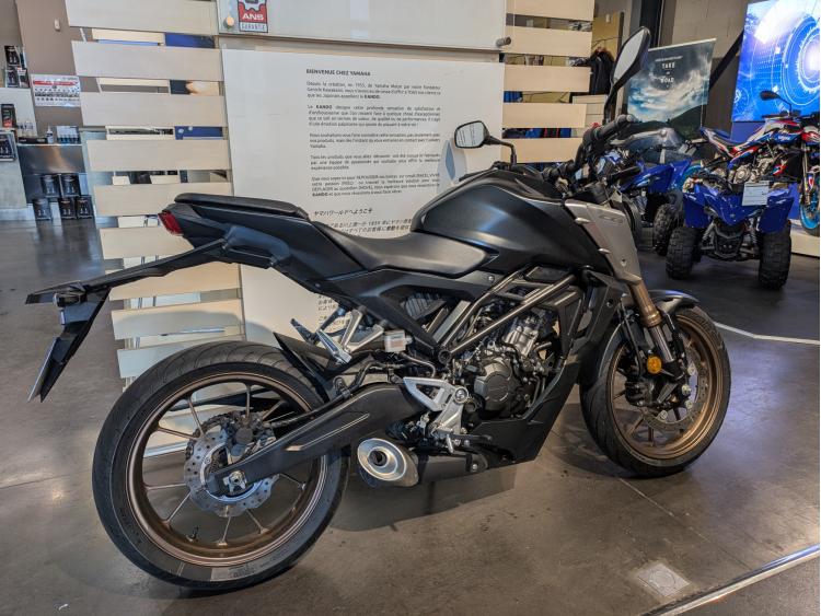 HONDA CB 125 R