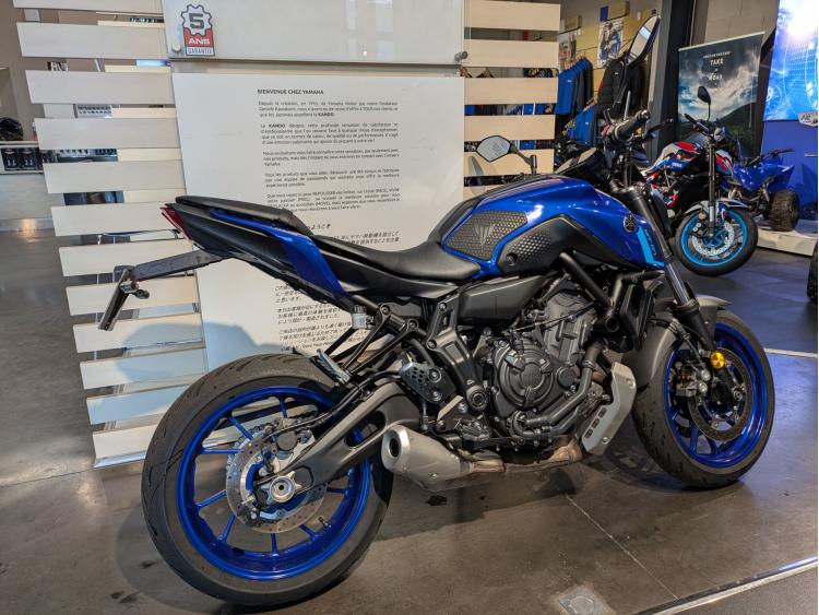 YAMAHA MT-07 a2