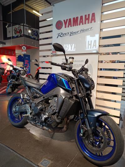 YAMAHA MT-09