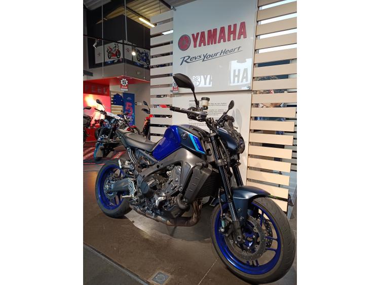 YAMAHA MT-09