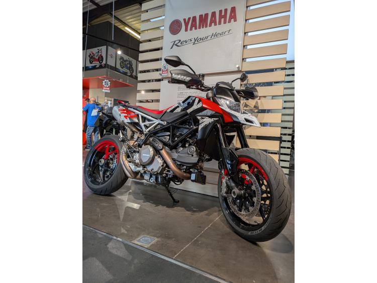 DUCATI HYPERMOTARD RVE 950